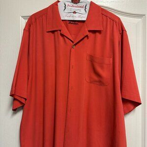 Tommy Bahama Silk Solid Salmon. Button Down Large L Short Sleeves